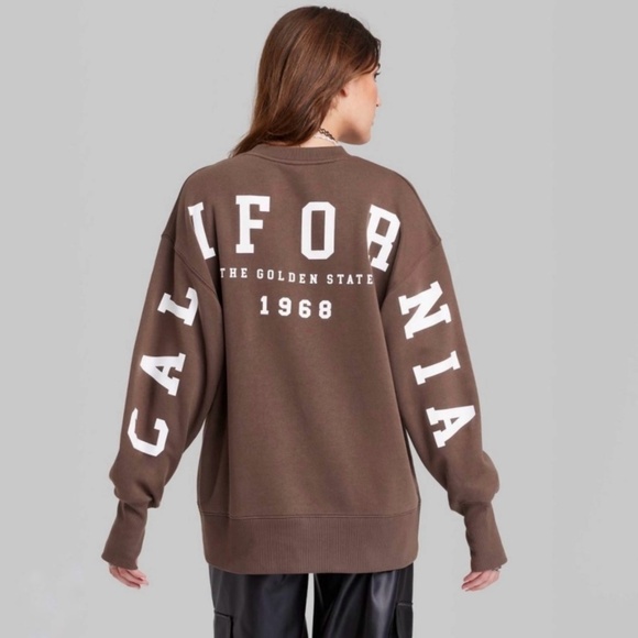 Target Brand Wild Fable Oversized Sweatshirt Size Large - Picture 1 of 4